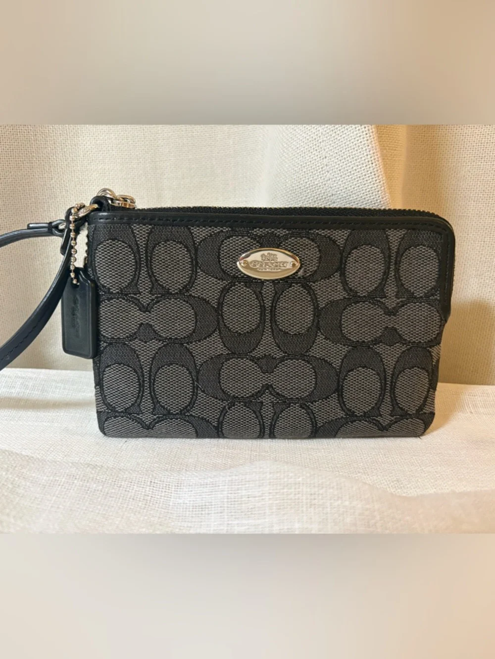 Coach Corner Zip Wristlet Black Smoke Signature Jacquard Leather Gift idea NWOT